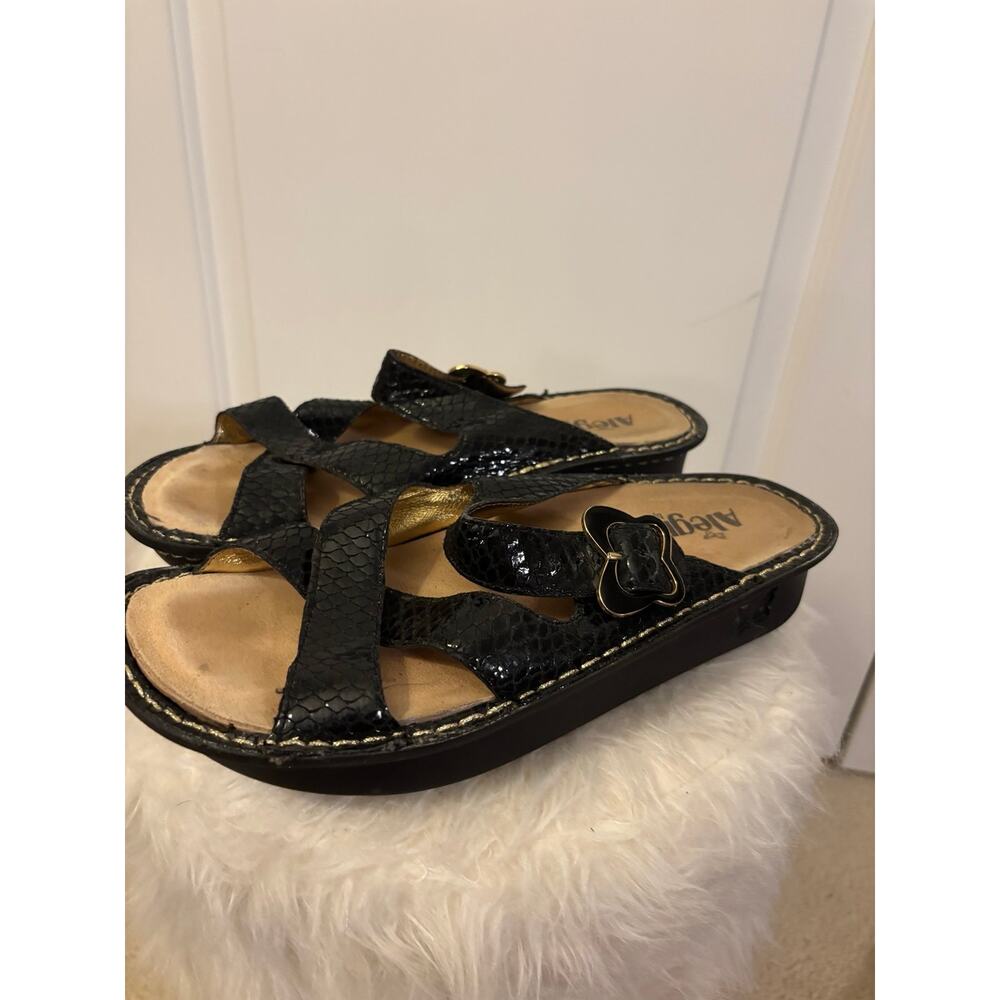 Alegria Victoriah black snakeskin patterned wedge sandals size 40